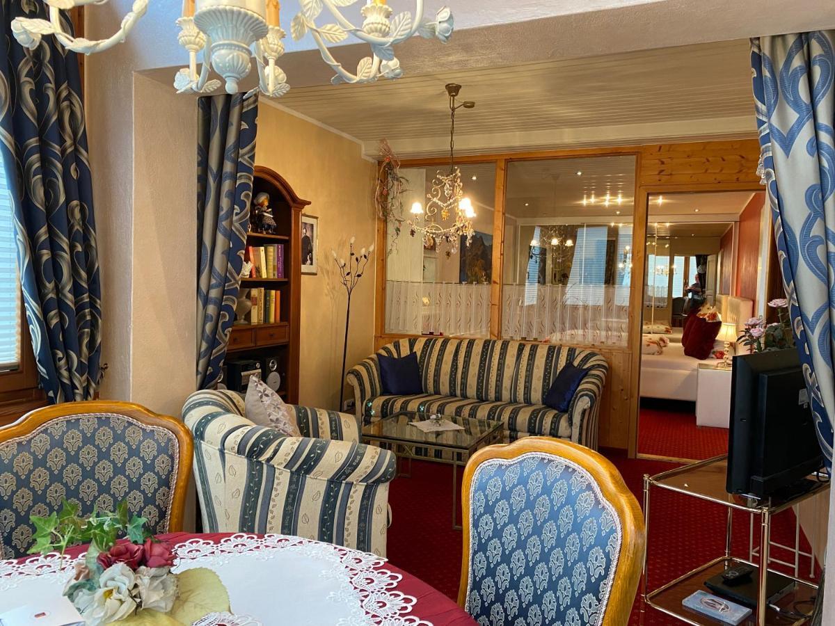 Haus Bei Der Linden Ferienwohnungen Швангау Экстерьер фото