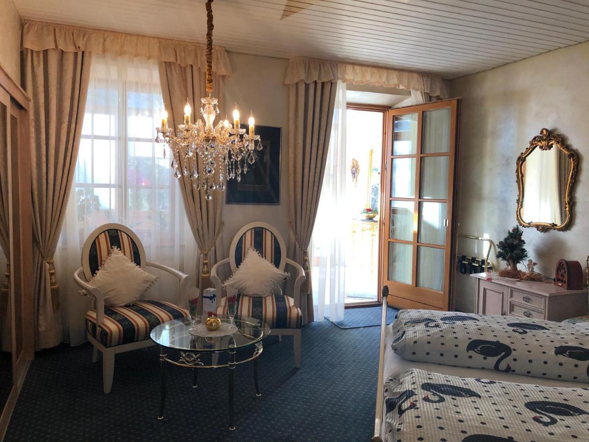 Haus Bei Der Linden Ferienwohnungen Швангау Экстерьер фото